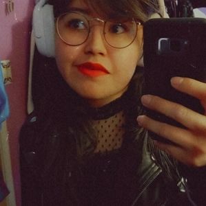 Meet your Posher, Desiree